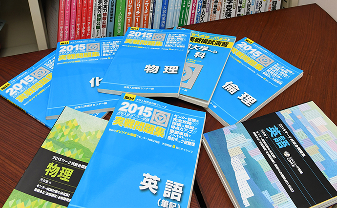 模擬試験の実施・分析