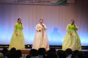 《全校生》芸術鑑賞・韓国無形遺産伝統公演を実施しました