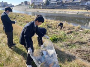 清掃ボランティア活動を行いました